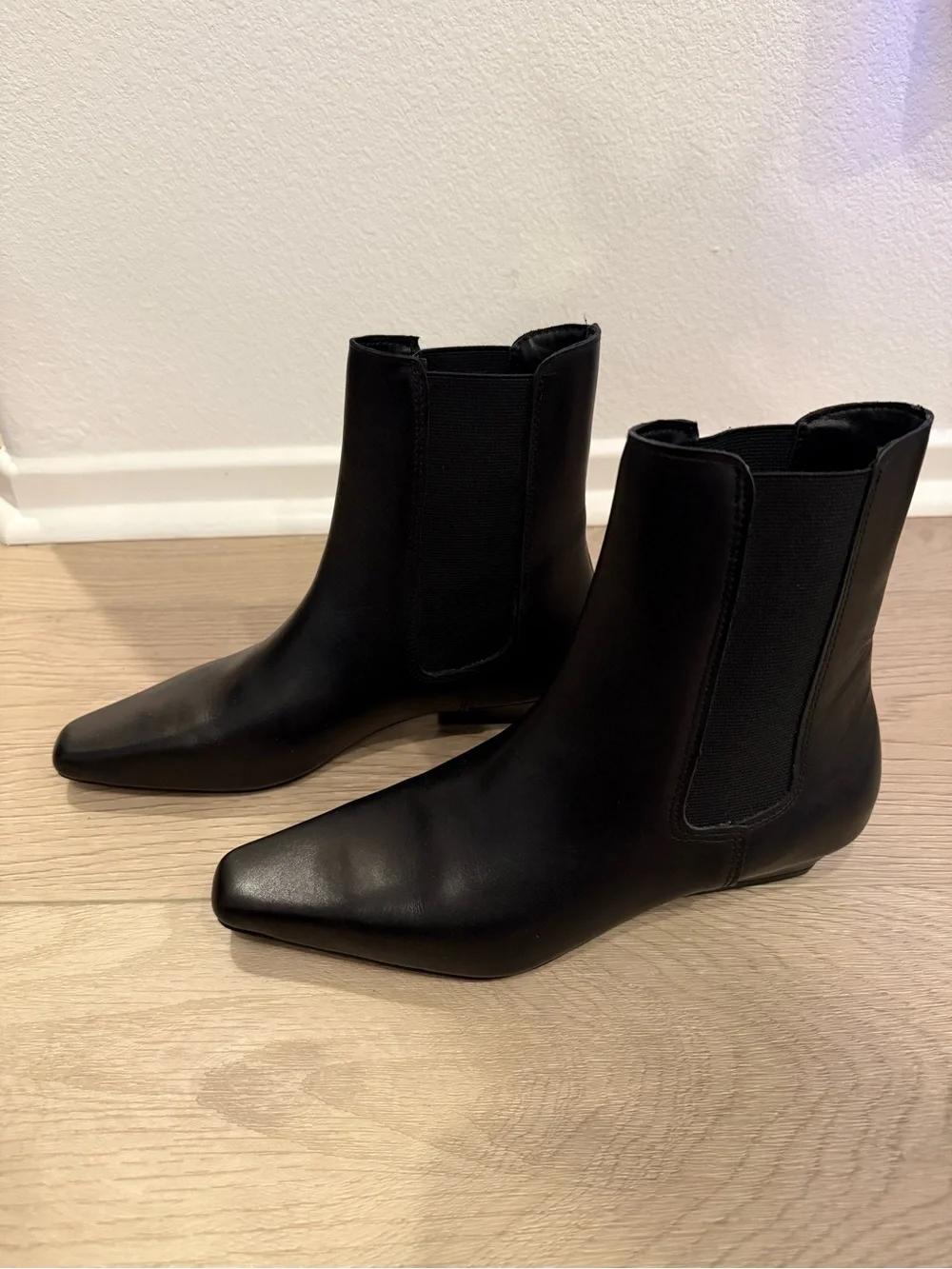 STEVE MADDEN Genuine Leather Chelsea Boot